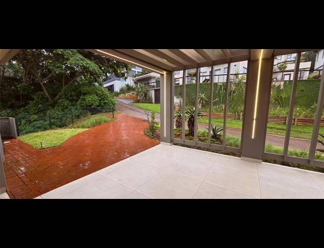 4 BEDROOM HOUSE FOR SALE IN PORT ZIMBALI